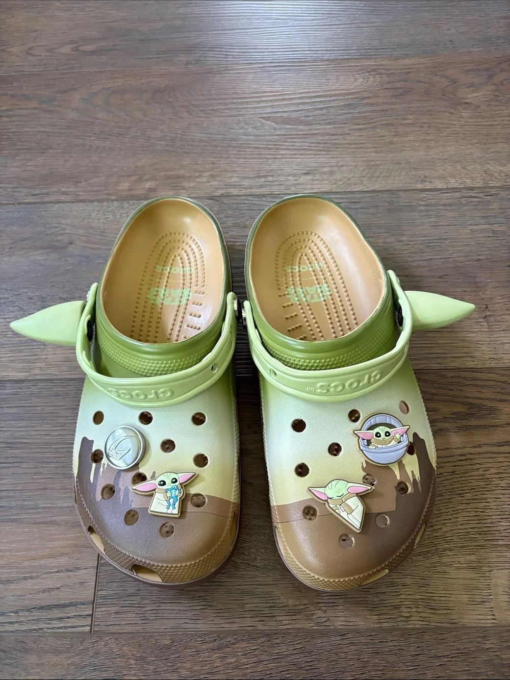Star Wars mandalorian Grogu green crocs unisex men’s size 10/womens 12. NEW